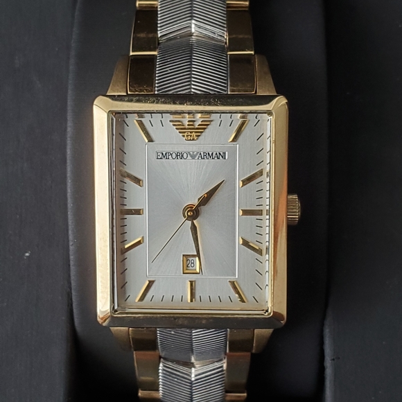 Emporio Armani Lady,s watch Quartz. Analogue.